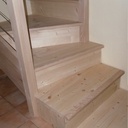 Escalier et porte de placard