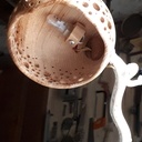 Lampe tordue et trouée !