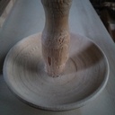 Un bol/assiette au tour à pédale et ses err... apprentissages