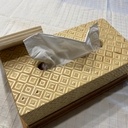 Une boîte à ???… motifs de contreplaqué pour mouchoirs !