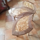 Trois petites tables de salon