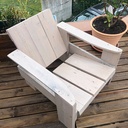 Fauteuils et table crate