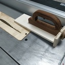 Poussoir de sécurité avec talon ajustable et remplaçable