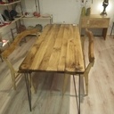 Table à dîner en chêne cuvé et acier