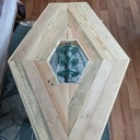 Table basse en palettes avec isolateur électrique