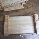 Plateaux de service en merisier et cuivre