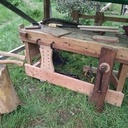 Des cuillères, des bols, des chopes, un stand des festivals...