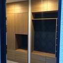 Double placards d'entrée avec penderie et rangements