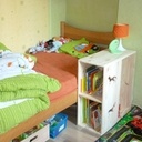 Table de nuit bibliothèque pour mon fils