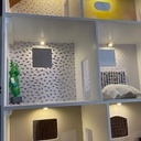 Maison Playmobil et poupée (Lumière à tous les étages !)