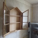 Vitrine en récupérant une vieille fenêtre