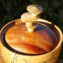 Une boîte pour le sucre.