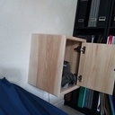 Table de chevet suspendue en frêne