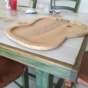 Plateaux en forme de guitare