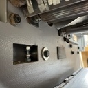 Cache gauche retiré de l’entraîneur arrière