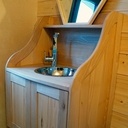 Point d'eau suspendu style WESTERNE au delicieuse joues cintrées