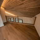 Petit escalier et gardes-corps en chêne massif