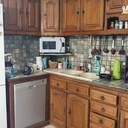 Cuisine des années 80 typique néo rustique .