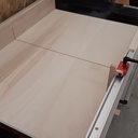 Un chariot (traineau) de coupe pour scie sous table