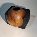 Sphère qui émerge d'un cube, challenge de tournage