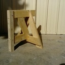 Un tréteau de chantier pour charge lourde. Sans encombrement avant.