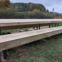 Une table d'extérieur