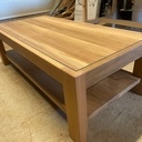 Table basse en merisier et chêne