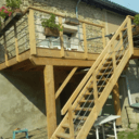 Terrasse bois sur poteaux et escalier douglas