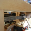 j'ai réalisé un emplacement pour la partie femelle de la vis de presse qui s'insert parfaitement dans le bloc de bois