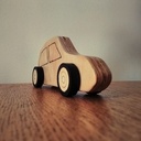 Petite auto en bois