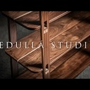 Une jolie étagère par PEDULLA STUDIO