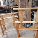 2 tréteaux réglables.