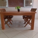 Table carré pour 8 personnes