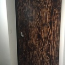 Porte coulissante - bois brûlé