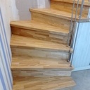 Escalier quart tournant mixte à double crémaillère et caissons