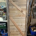 Une série de portes et portail en palettes