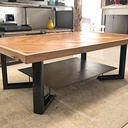 Table basse de style industriel