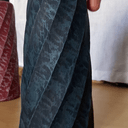 Vase tourné, sculpté puis peint