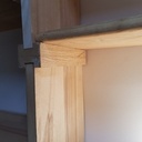 Bibliotheque sur escalier en frene