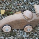 Petit bolide F1 en chêne