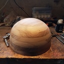 Table en noyer / verre trempé / acier