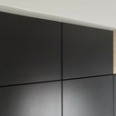 Placard vestiaire dans une petite entrée.