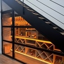 Cave à vin sous escalier