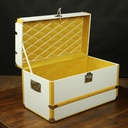 Malle Laque blanche et cuir , bijouterie palladium