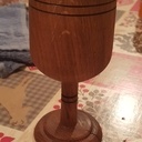 Petit verre à pied en chene