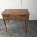 Restauration d'une petite coiffeuse