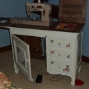 Meuble de machine à coudre