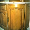 Porte de cuisine cintrée avec panneau plate bande et moulure doucine