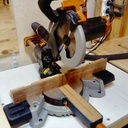 Modification guide de scie à onglet. Zéro Jeu.