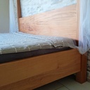 Grand lit à baldaquin